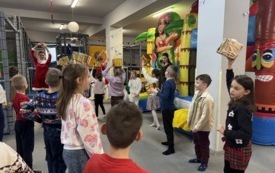 Galeria aktualności Spotkanie z Mikołajem, Grinchem i elfami w Kadzidle 2