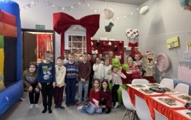 Galeria aktualności Spotkanie z Mikołajem, Grinchem i elfami w Kadzidle 5