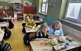 Galeria aktualności   Kalafiorowy m&oacute;zg w klasie 2 &ndash; nauka przez działanie! 17