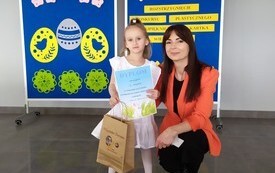 Pani Dyrektor z nagrodzoną II miejscem Amelią Arciechowską.