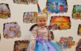 Julcia wśr&oacute;d postaci z bajek.