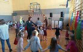 Biedronki na dyskotece.