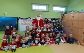 Krasnale z Mikołajem