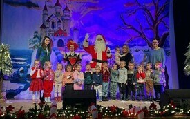 Krasnale na przedstwieniu w CKBiS2.