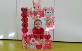 Michalina w fotobudce.