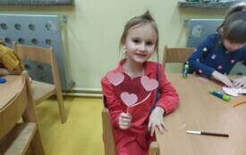 Amelka z walentynką.