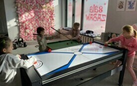 Zabawy w bilard i cymbergaj