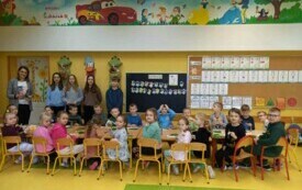 Michał, Maria, Zofia i Gabriela pomagają Jeżykom