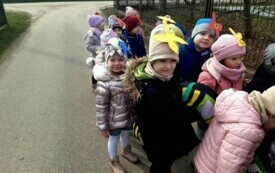 Grupa ,,Motylki'' podczas wiosennego pochodu.