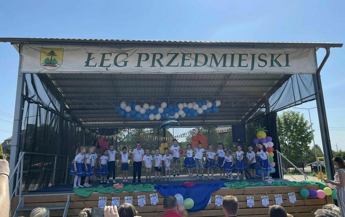 Zdjęcie do Dzień Rodziny w grupie ,,Delfinki''