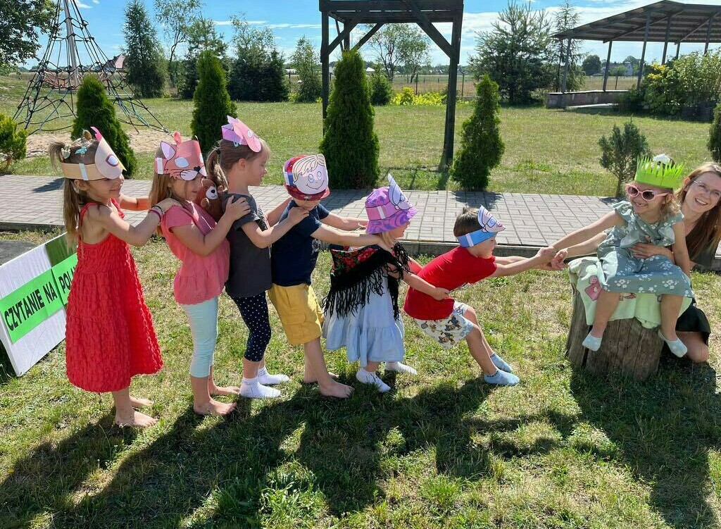 Zdjęcie do ''Czytanie na Polanie'' w Przedszkolu