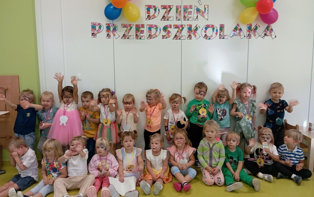 Zdjęcie do &bdquo;Kiedy śmieje się dziecko, śmieje się cały świat&rdquo; - Dzień Przedszkolaka