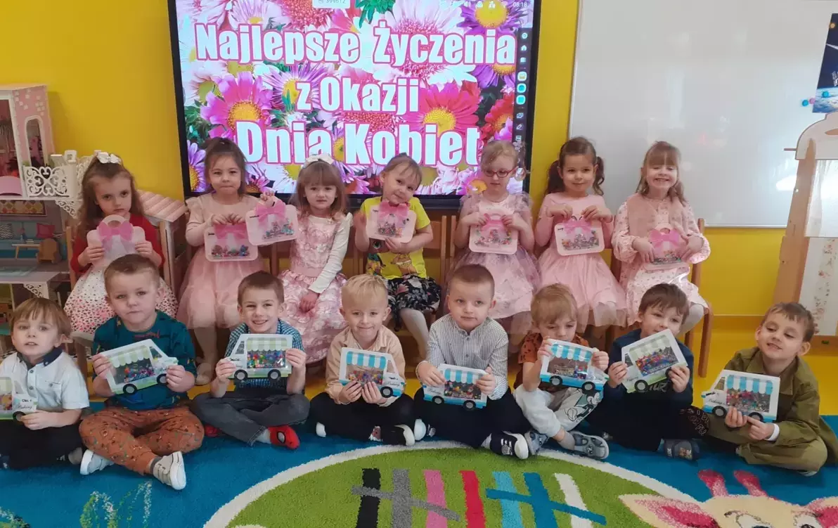 Zdjęcie do Dzień Kobiet w grupie Słoneczka