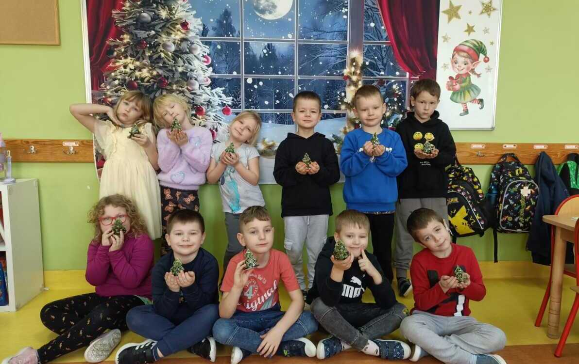 Zdjęcie do Świąteczne przygotowania w grupach Jeżyk&oacute;w i S&oacute;wek