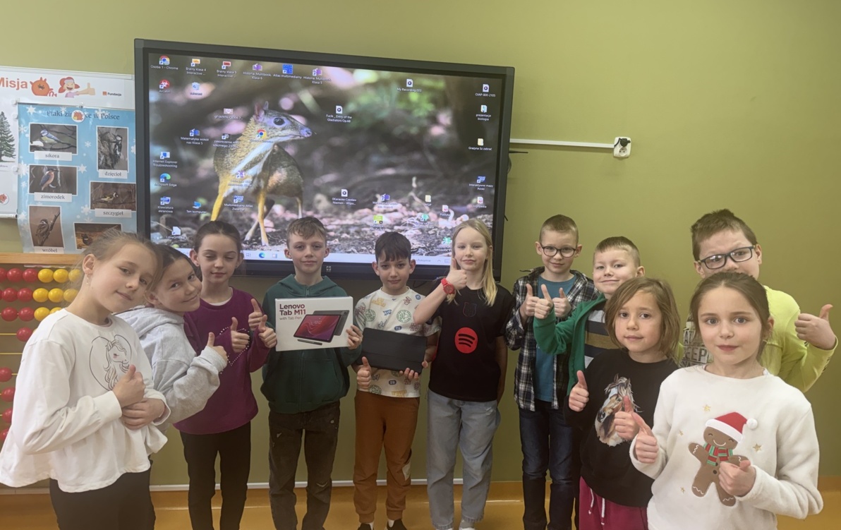 Zdjęcie do Ogromny sukces klasy II! Tablet zdobyty w og&oacute;lnopolskim programie MegaMisja Fundacji Orange! 
