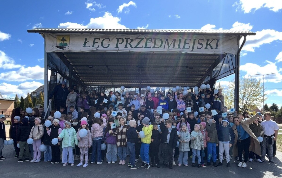 Zdjęcie do Kwiecień &ndash; Miesiąc Budowania Most&oacute;w Zrozumienia w Naszej Szkole