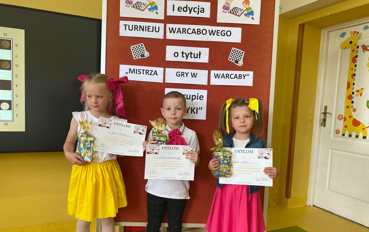 Zdjęcie do TURNIEJ WARCABOWY o tytuł &bdquo;MISTRZA GRY W WARCABY&rdquo; w grupie &bdquo;JEŻYKI&rdquo;