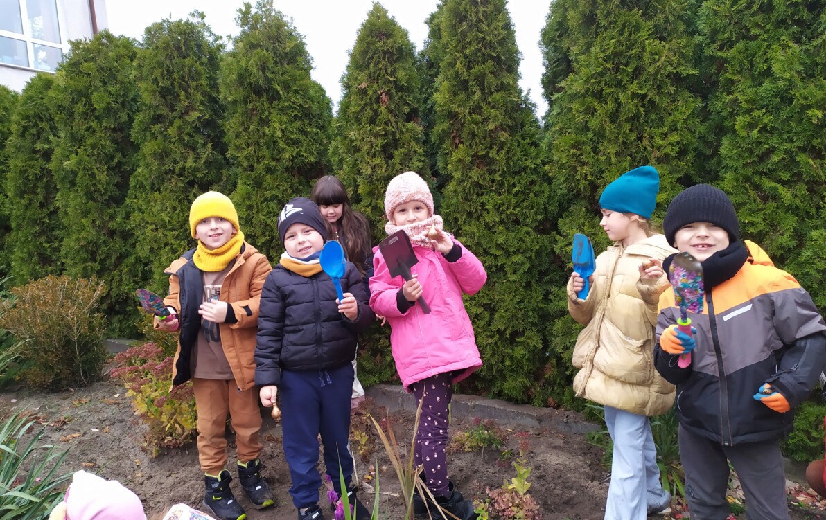 Zdjęcie do Pola Nadziei - sadzenie żonkili. 