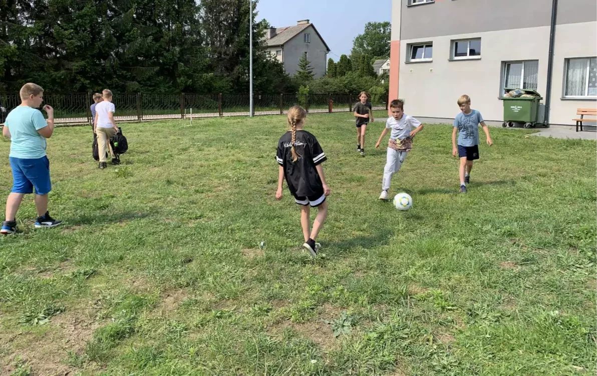 Zdjęcie do Ognisko z okazji Dnia Dziecka w klasie III