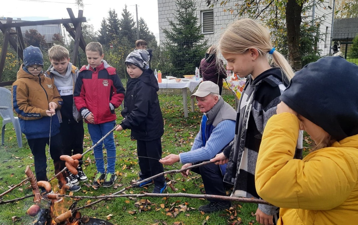 Zdjęcie do Klasowe spotkanie przy ognisku
